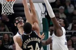 爱游戏平台-雄鹿轻取灰熊，字母哥贡献32分的简单介绍