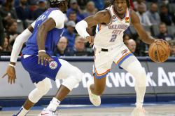 爱游戏官方登录入口-雷霆后卫保罗在比赛中贡献大量助攻