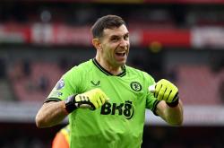 爱游戏官方-足坛新星崭露头角，帮助球队夺取点球大战胜利