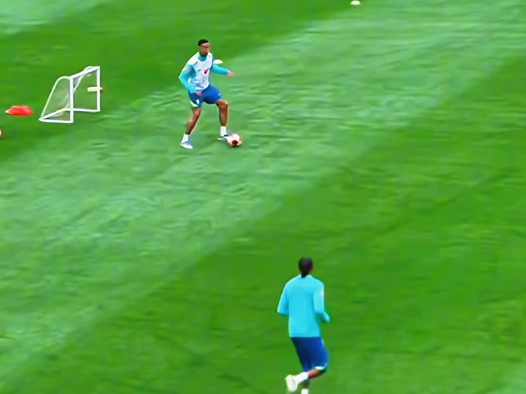 关于玻利维亚国家队备战下一场比赛，力争全取三分的信息