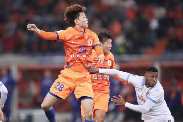 大连人主场憾负山东鲁能,无缘三分 大连人主场憾负山东鲁能,无缘三分