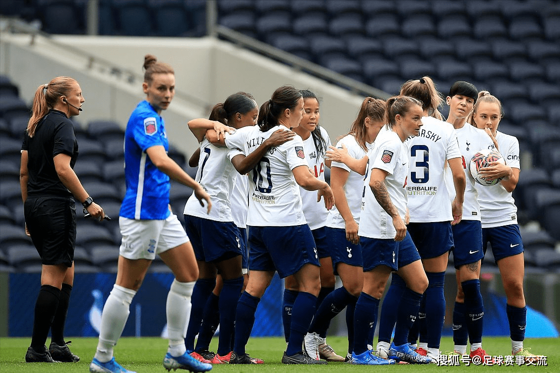 顶级女足赛事中球员表现尽显风采