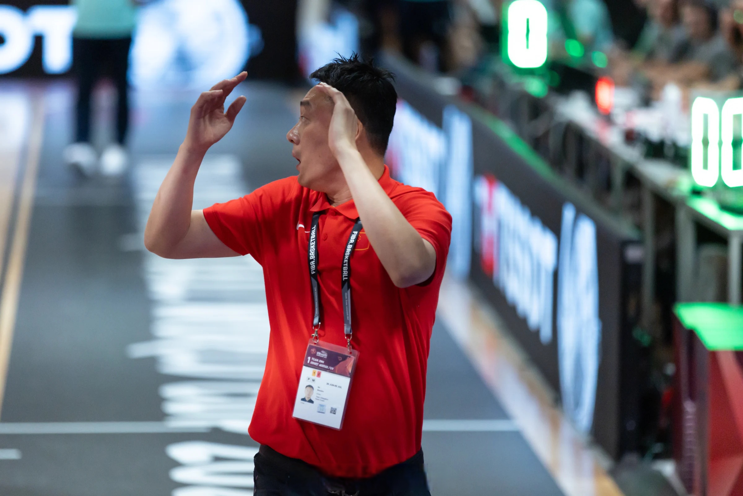 比赛中球队展现顽强斗志,逆转击败对手 比赛中球队展现顽强斗志,逆转击败对手