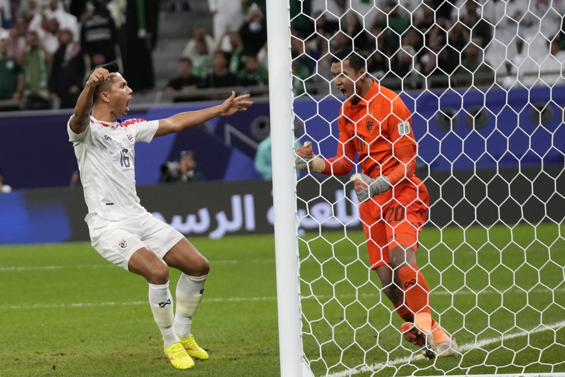 包含乌兹别克斯坦球队决心全力以赴的词条